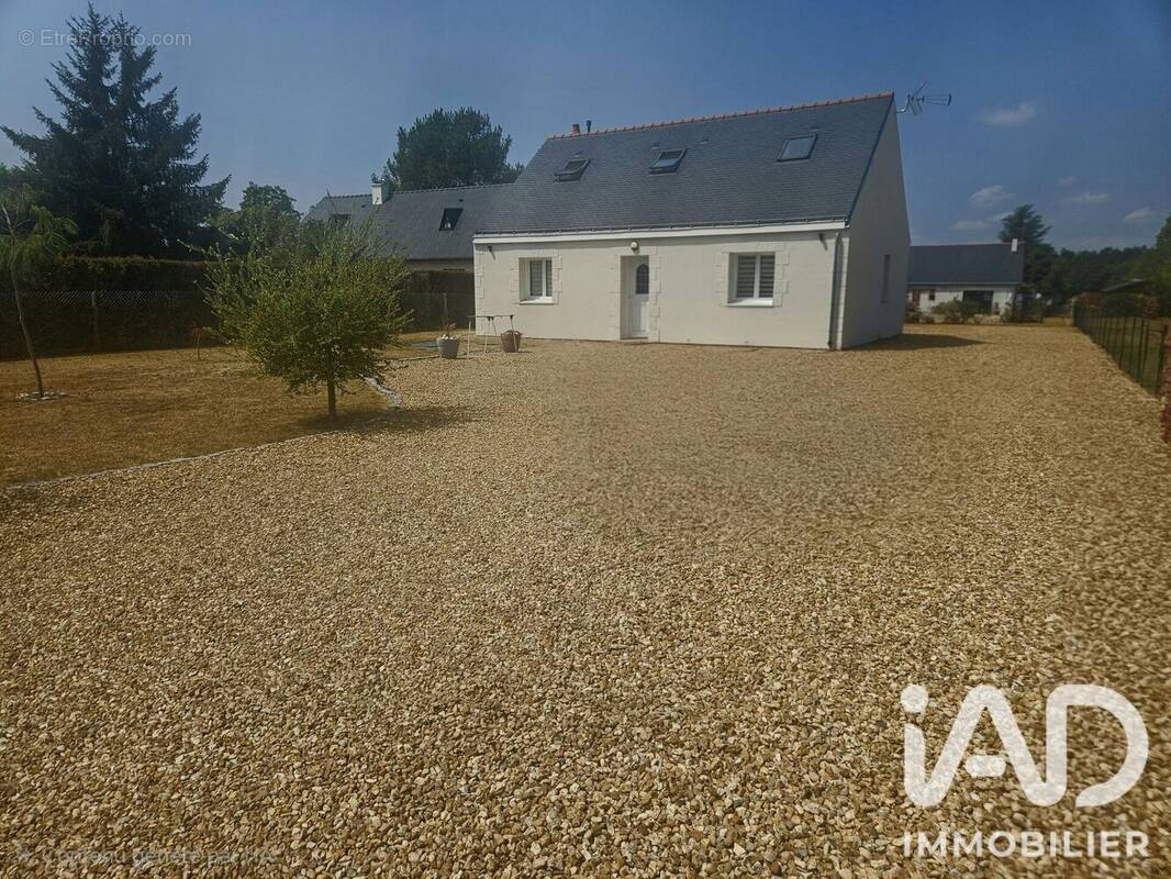 Photo 1 - Maison à LA BREILLE-LES-PINS