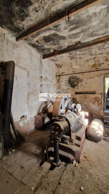 A VENDRE, proche Lodève, ensemble immobilier en pierre d'une surface totale de 995 m2 sur 3008 m2 de terrain - photo 25