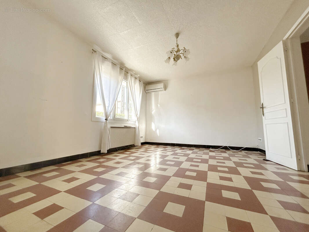 Maison à LEZIGNAN-CORBIERES