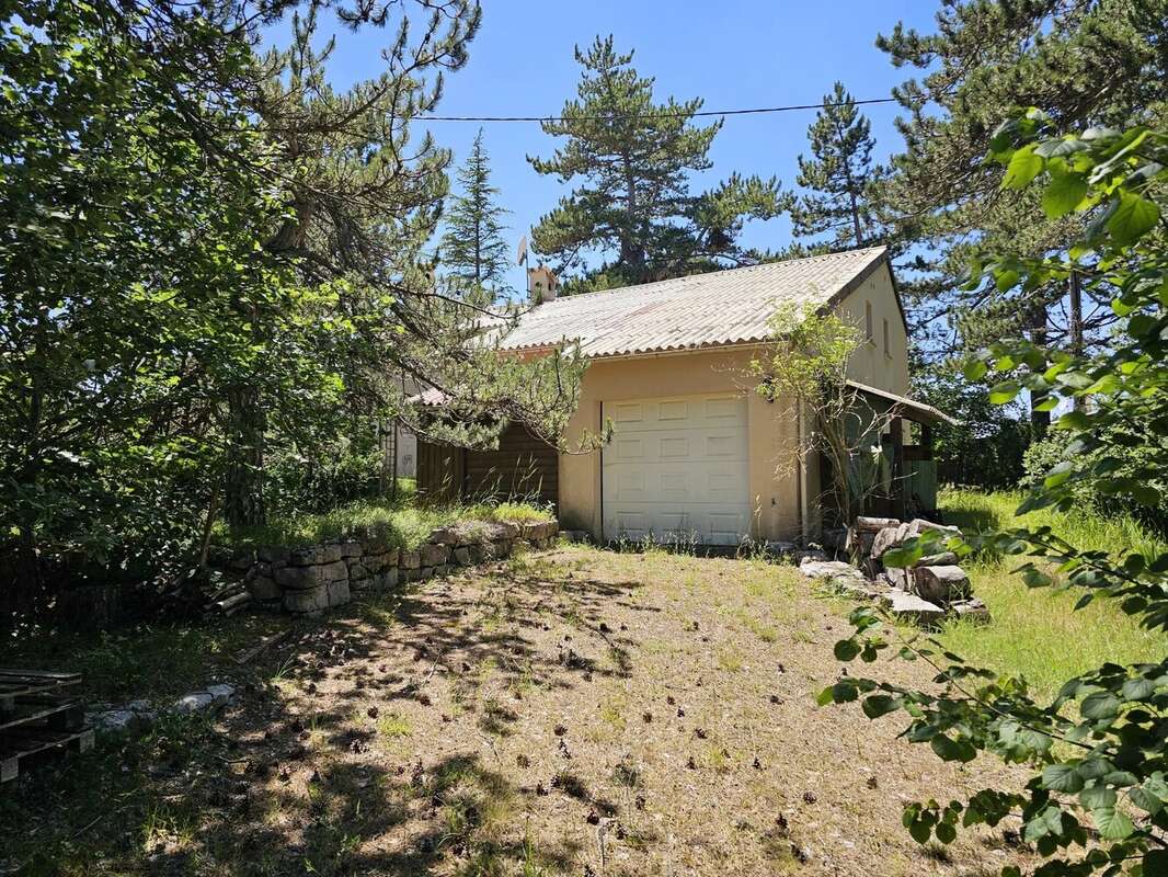 Caussols – Maison de campagne avec garage, atelier et grand terrain clos - photo 16