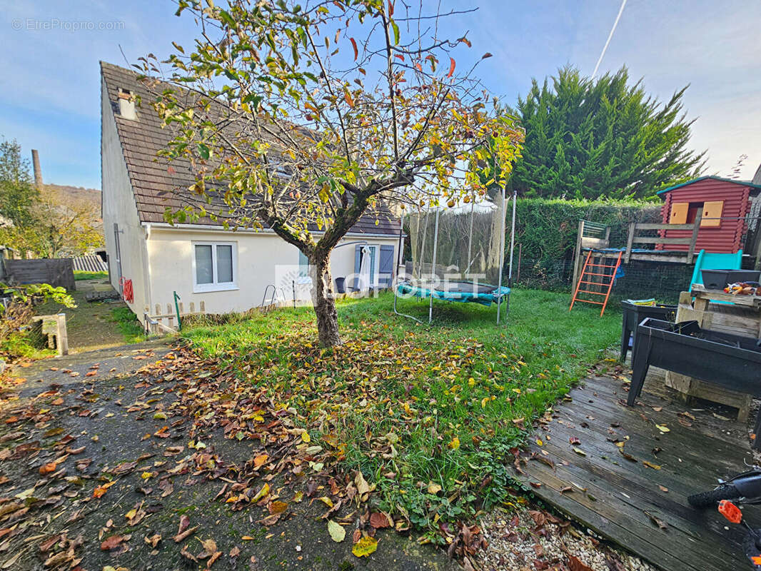 Maison à BALAGNY-SUR-THERAIN