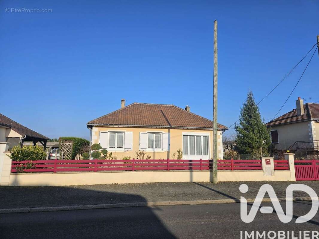 Maison 146 m² à Vaas  - photo 2