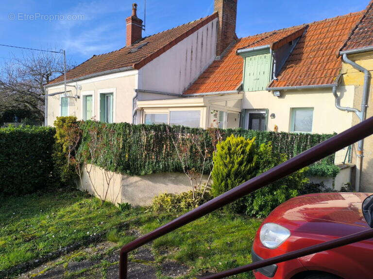 Maison à JOUET-SUR-L'AUBOIS