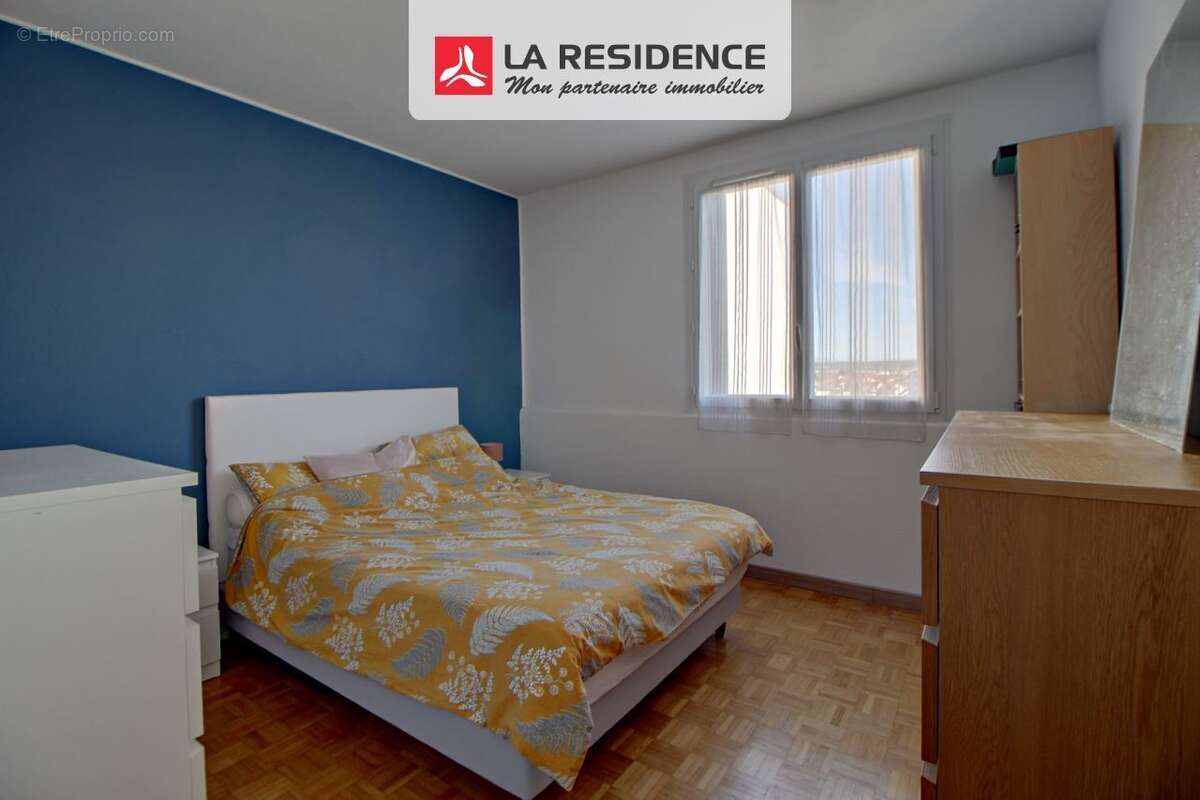 Appartement 76 m² à Les Clayes-Sous-Bois  - photo 5