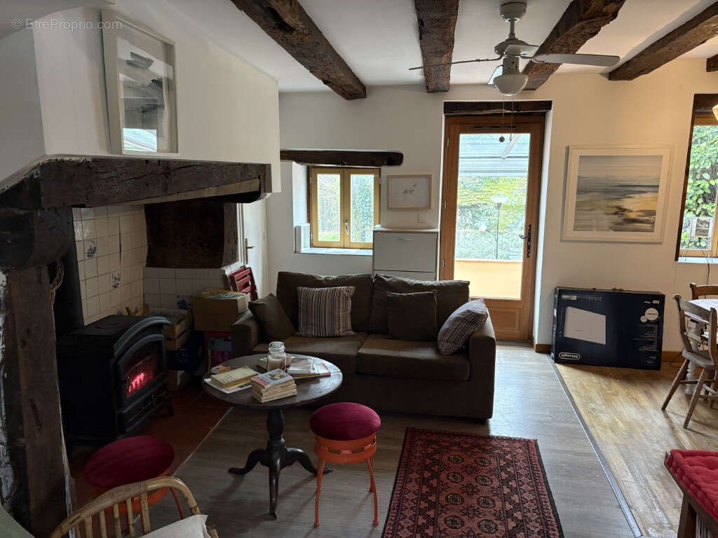 Proche Pompadour, en voie sans issue, dans petit hameau - photo 16