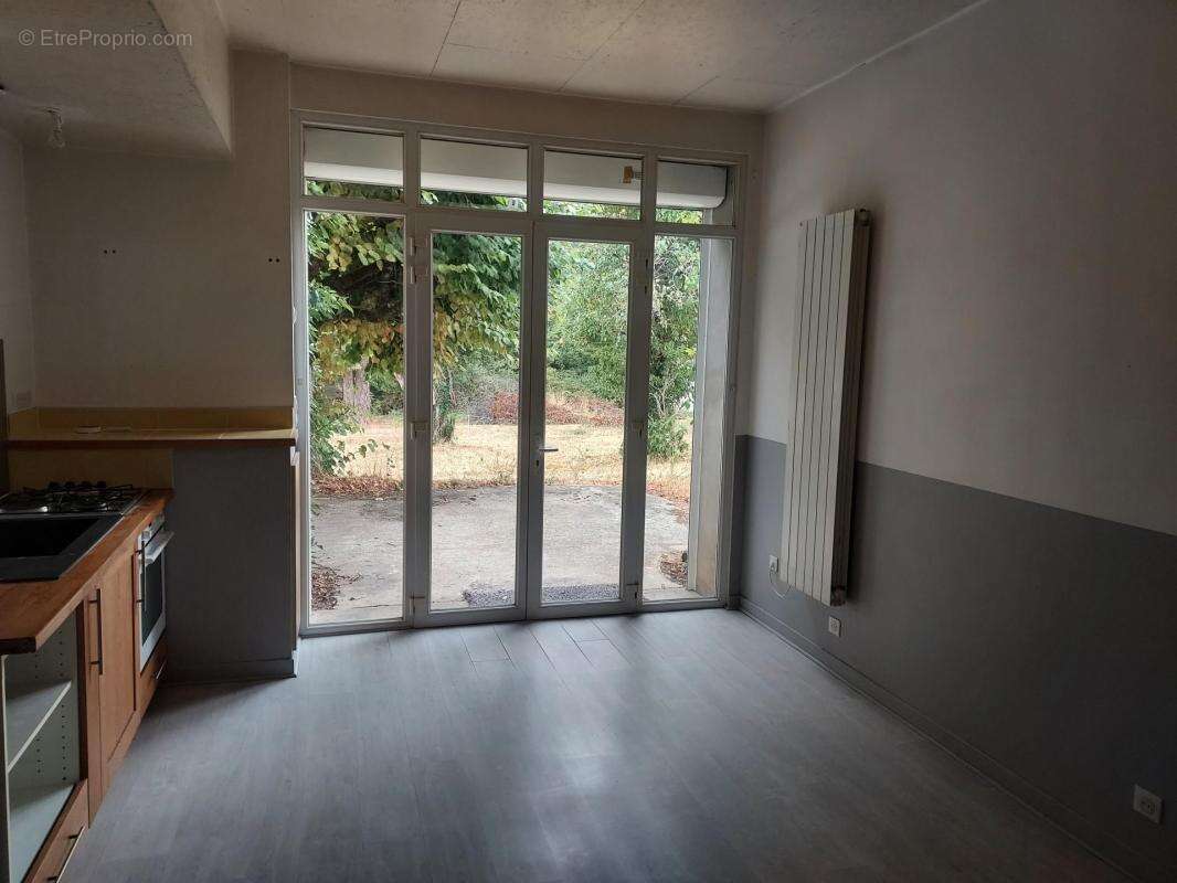 MAISON INDIVIDUELLE RENOVEE– 5 chambres – Appartement T2 indépendant – Garage – Terrasse – Jardin - photo 3