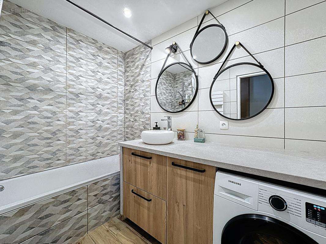 Appartement à LA ROCHE-SUR-FORON