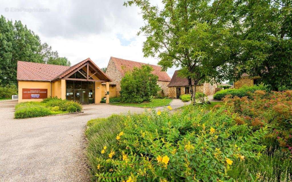 INVESTISSEMENT LOCATIF  Montignac-Lascaux  Résidence de Tourisme Les Bastides de Lascaux - 6,06% de rentabilité - photo 15