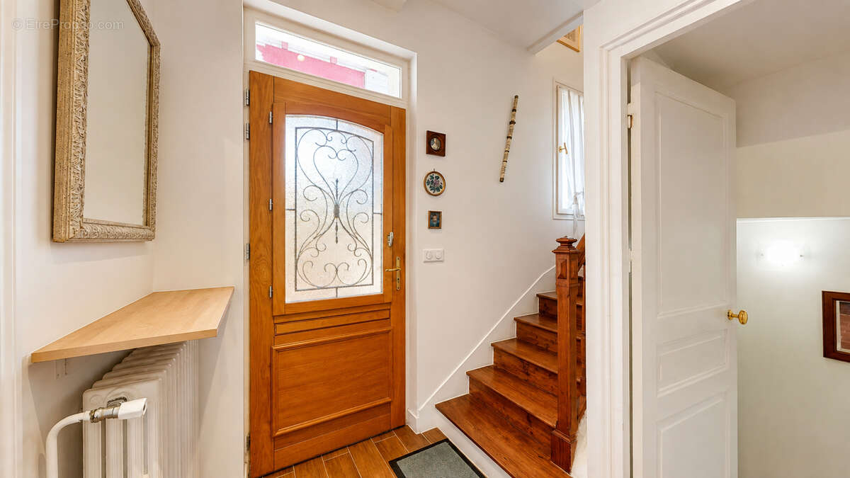 Le Vésinet Sud - Maison de caractère au charme de l'ancien, à 9 minutes à pied du RER A - photo 9