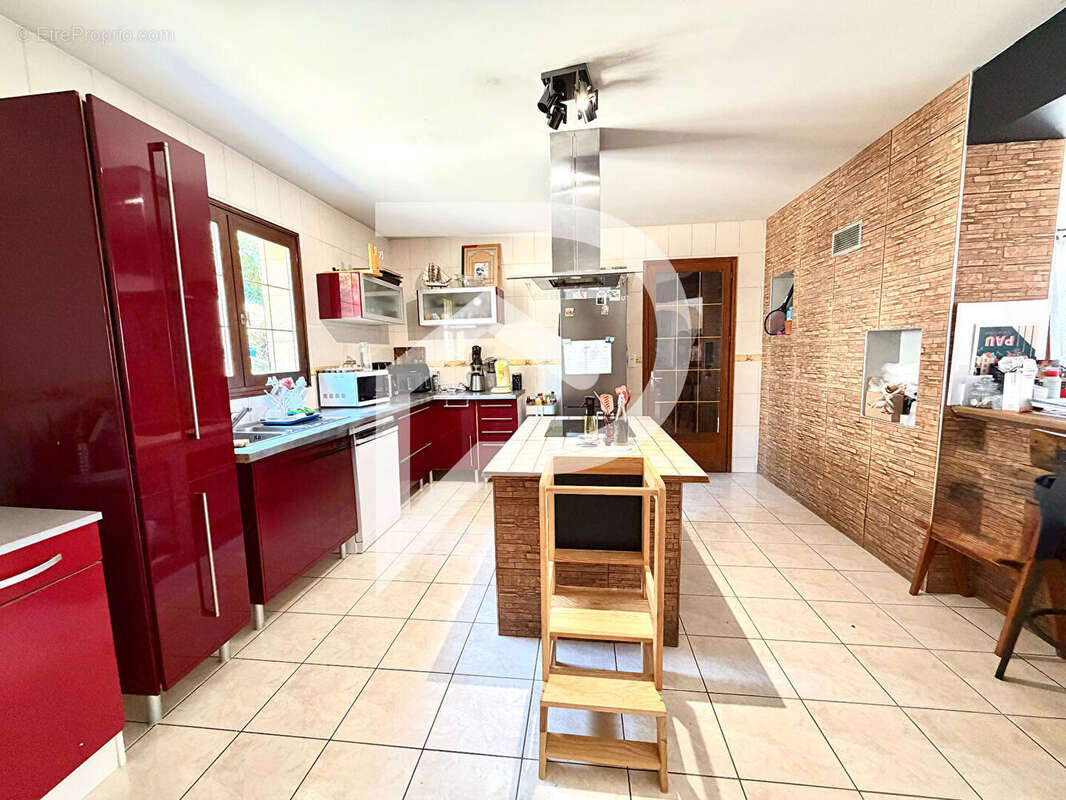 Maison Artix 7 pièces 140 m² - photo 4