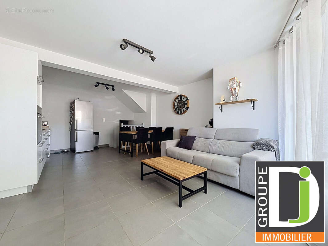 Appartement à ETOILE-SUR-RHONE