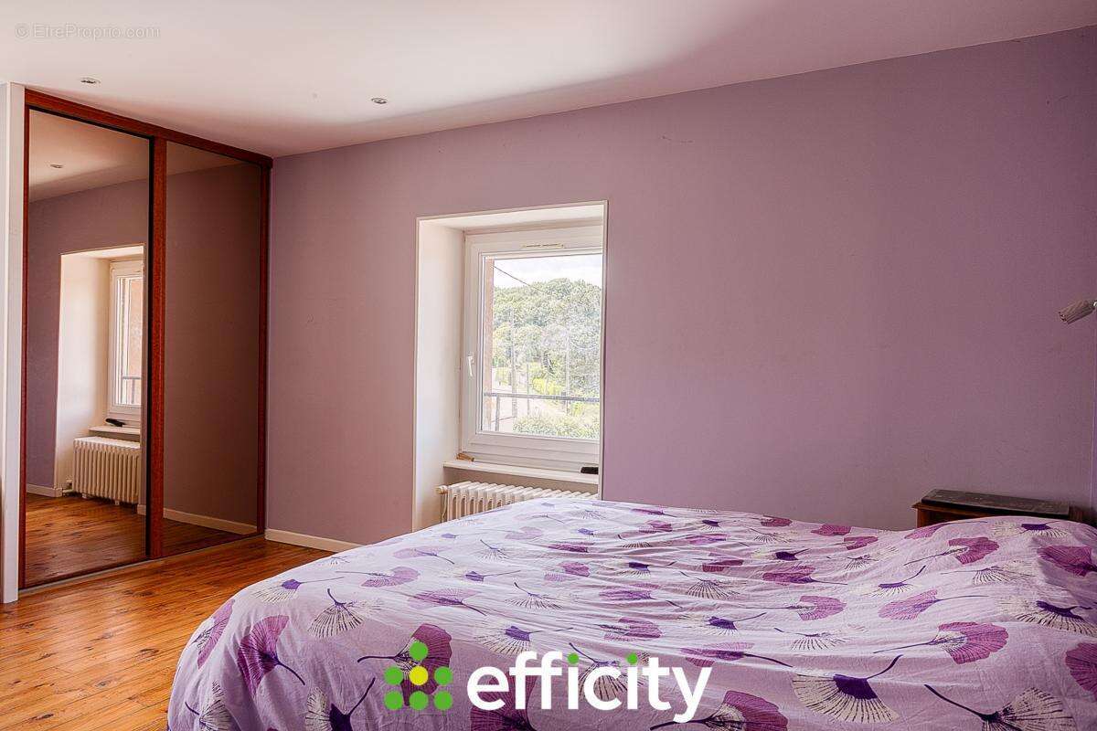 Maison à SAINT-PIERRE-DE-CHANDIEU