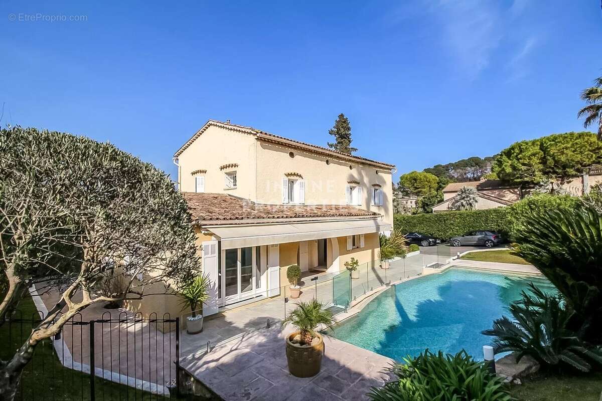 Maison à MOUGINS
