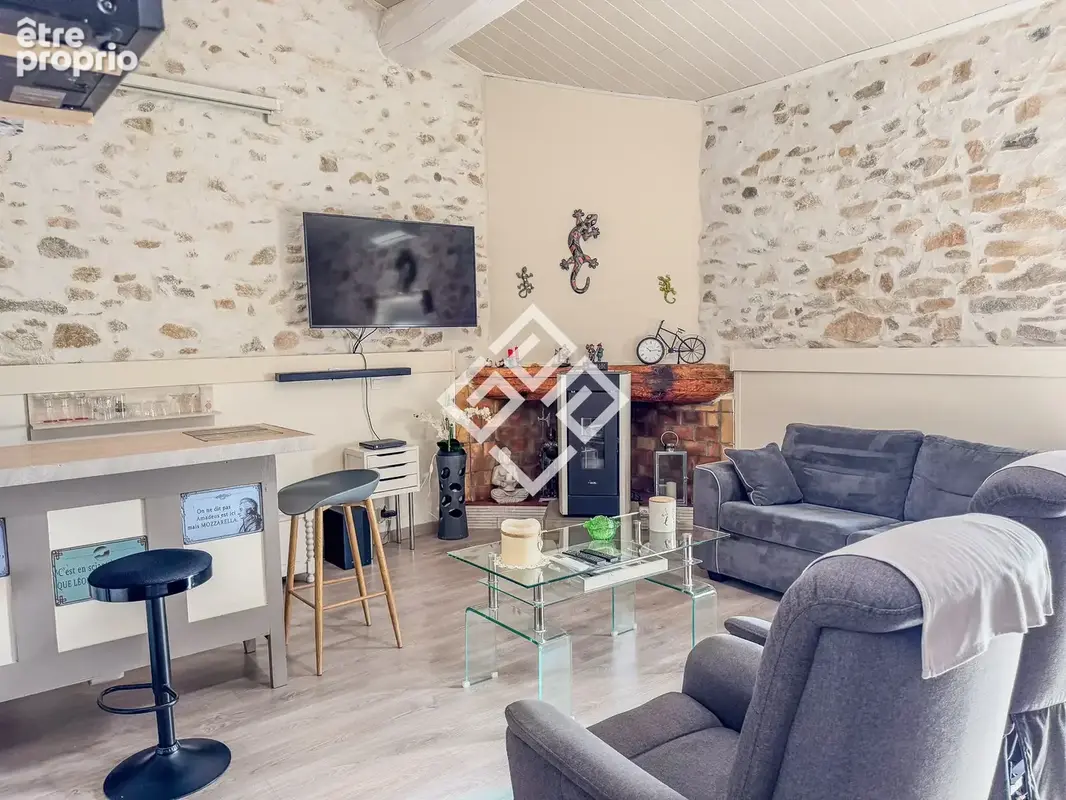 Maison en Pierre de caractère avec jardin et garage - photo 2