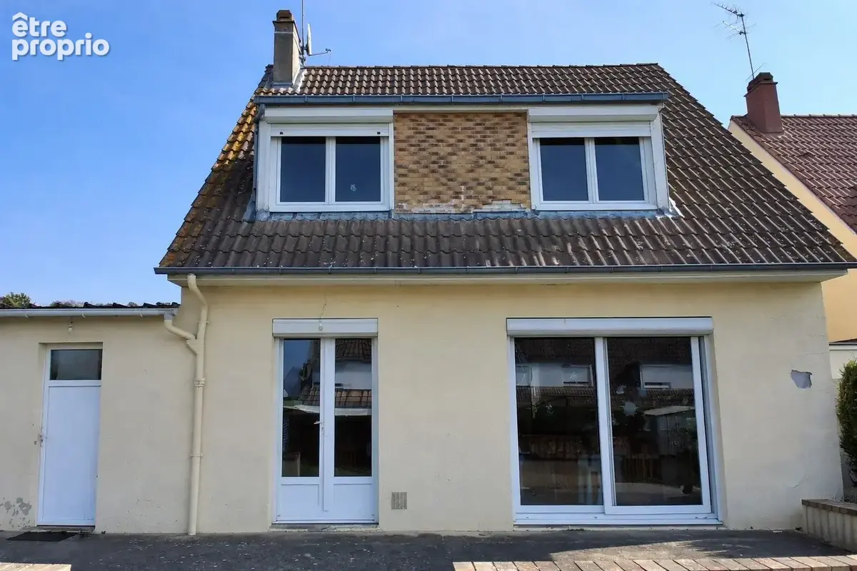 Maison d'habitation avec locataire en place, située proche A13 et proche Louviers centre, idéale pour investissement locatif