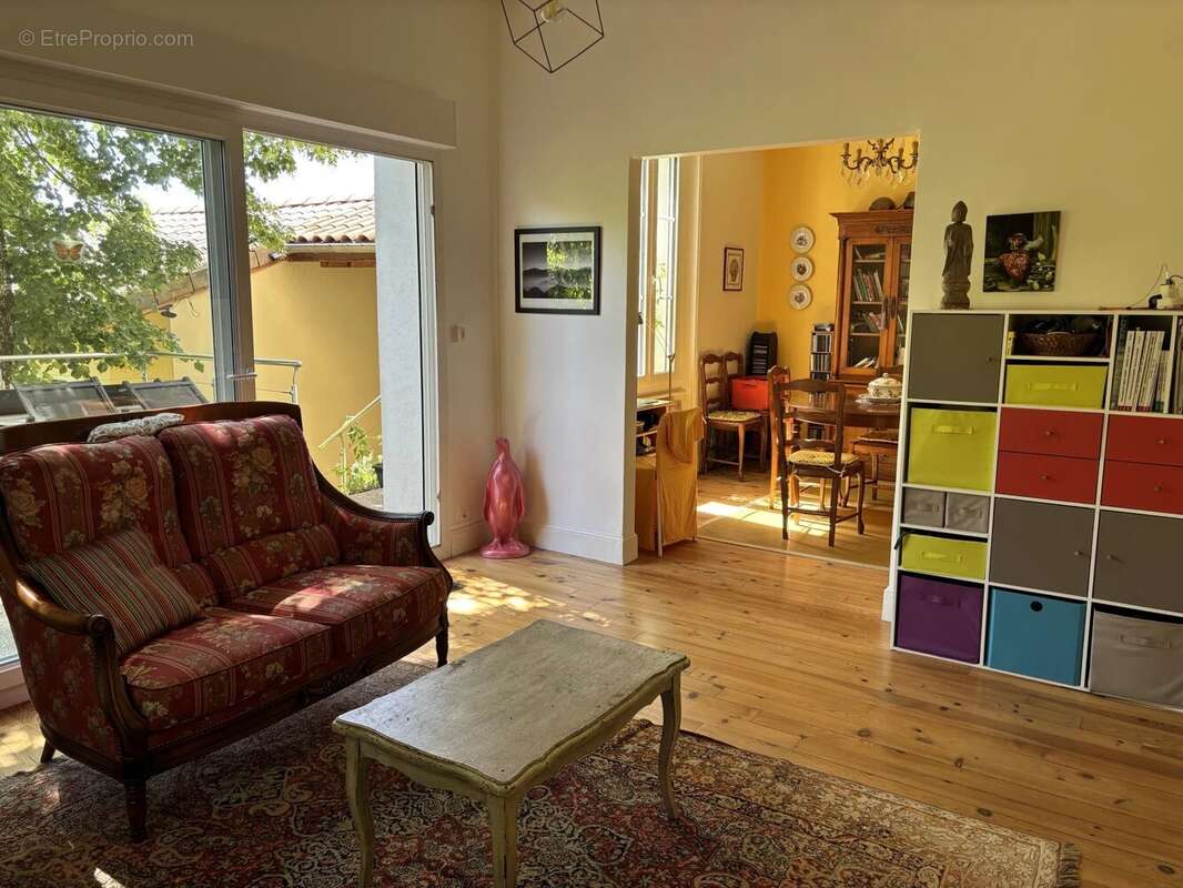 Belle demeure sur 2 248m² de jardin constructible - photo 4