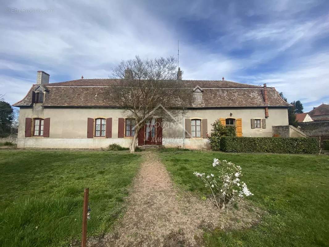 Maison à PIERREFITTE-SUR-LOIRE