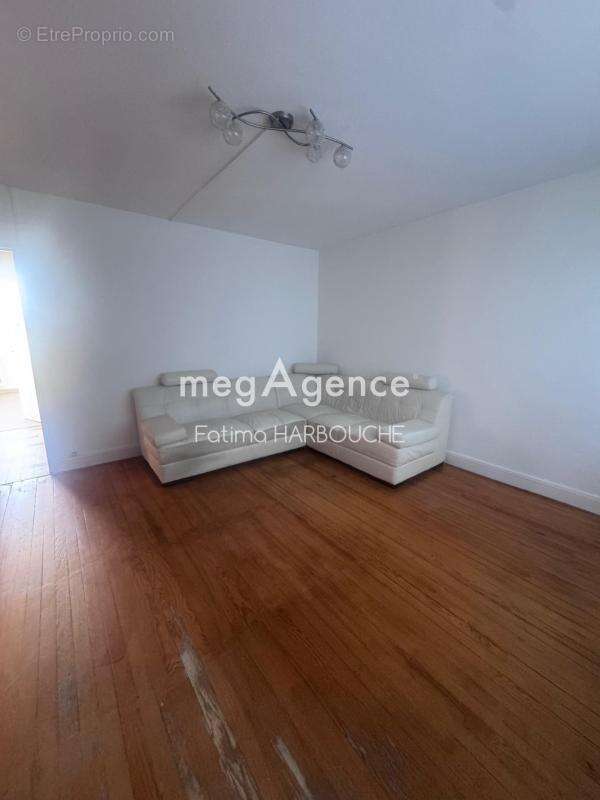 À Vendre : Appartement T3 – 56 m² – Le Chambon-Feugerolles - photo 3