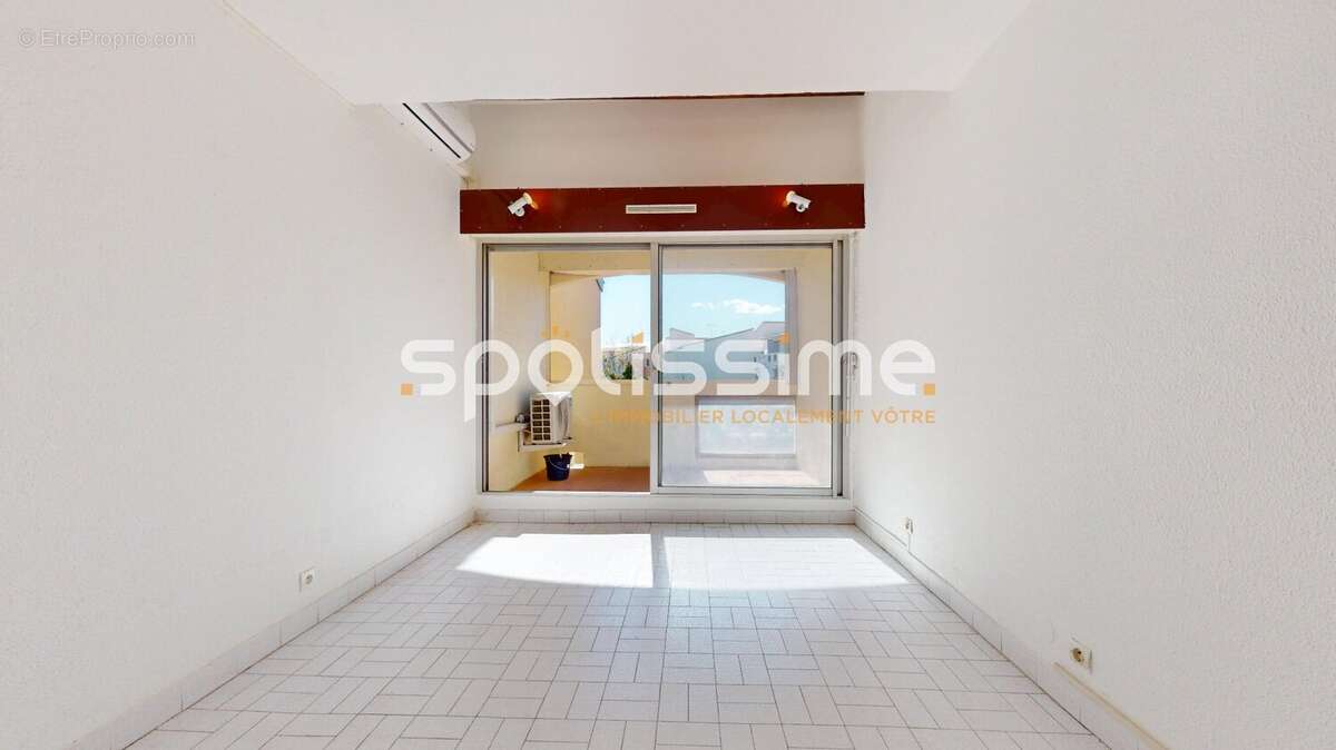 Studio avec balcon, exposition sud-ouest et parking privatif  Cap d'Agde, Centre-Port - photo 13