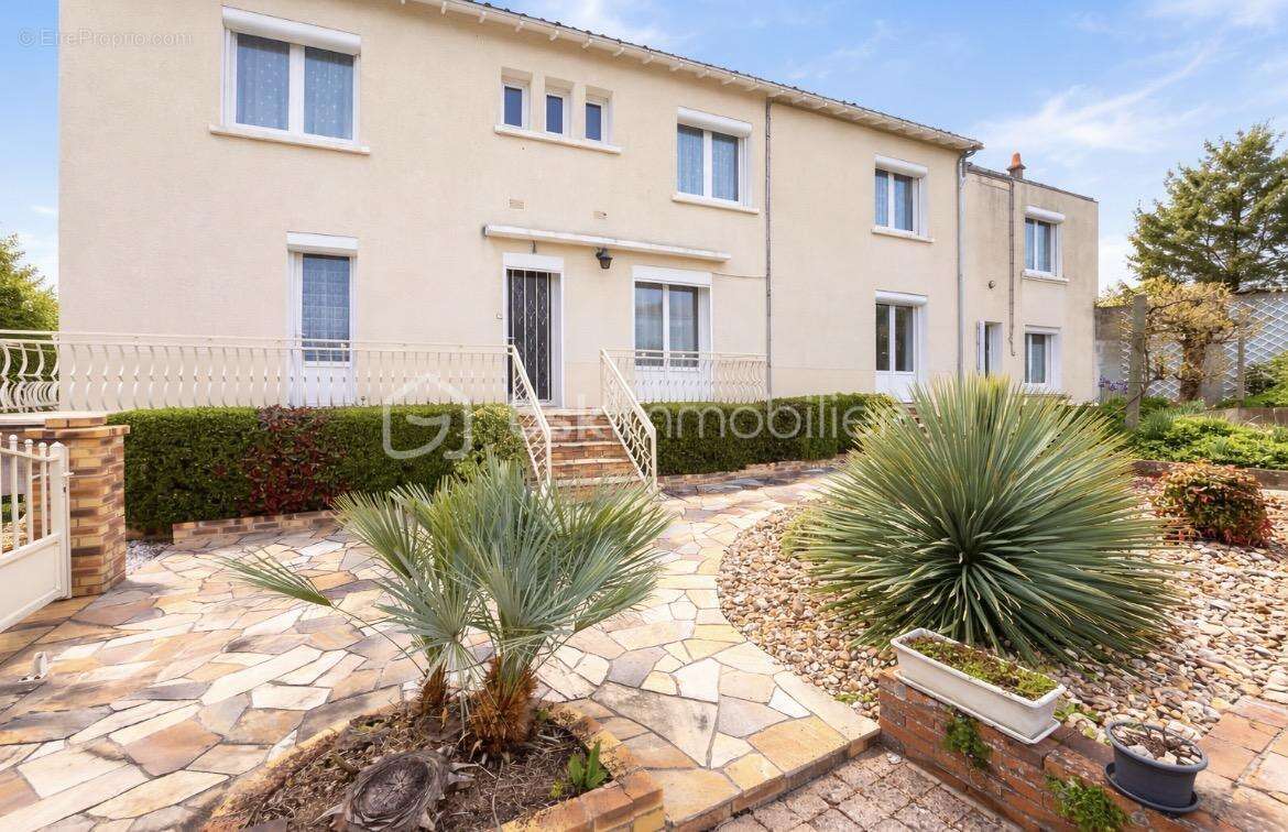 Maison à MAULEVRIER