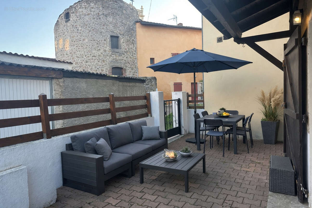 Appartement à GREZIEU-LA-VARENNE