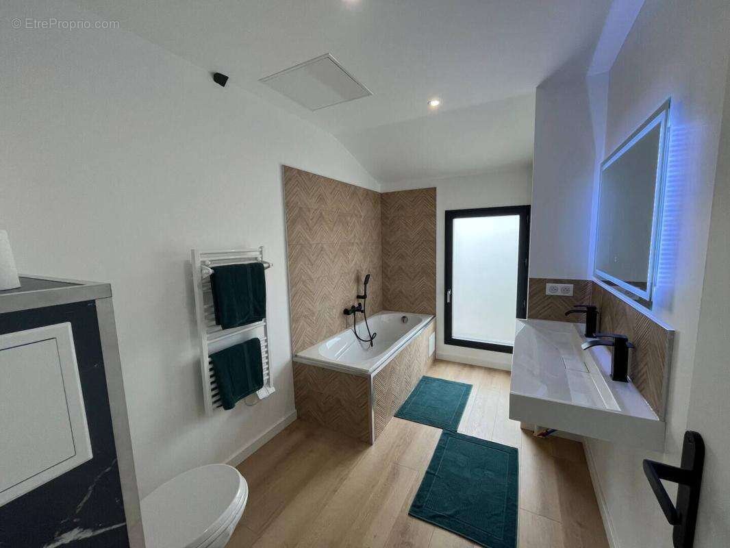 Maison à SAINTE-HELENE