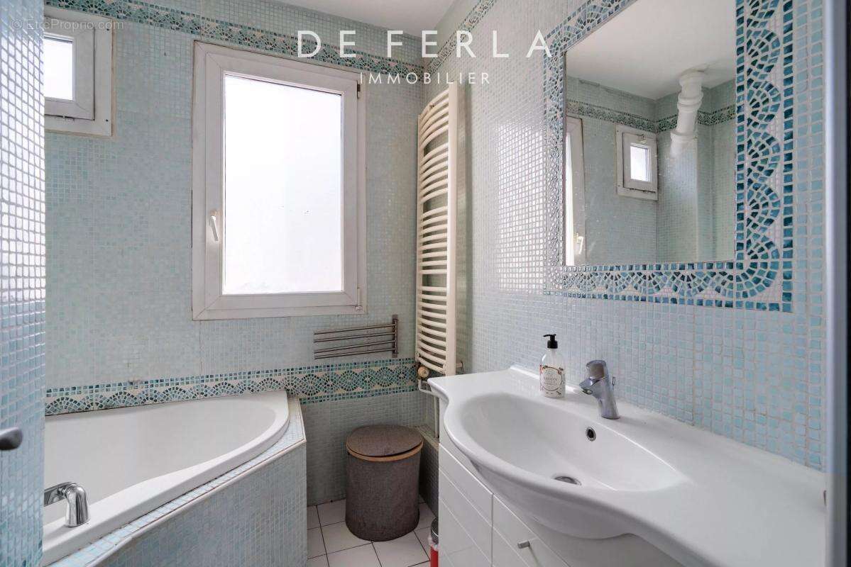 Appartement à PARIS-14E