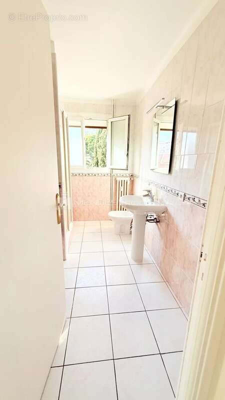 Appartement à ROQUEBRUNE-CAP-MARTIN