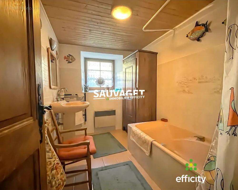 Maison à LE PETIT-BORNAND-LES-GLIERES