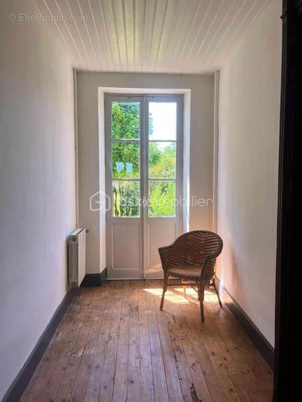 Propriété avec gîtes, piscine, dépendances et pigeonnier historique dans le Gers - photo 6