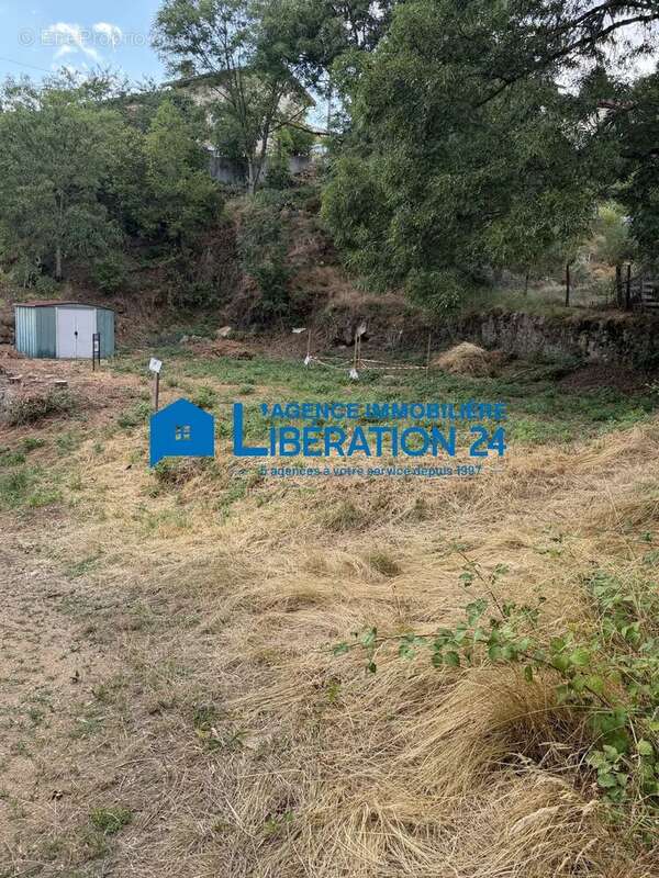 Terrain constructible de 410 m2 à Bas en Bas en Basset ( hameau de Pizet ) - photo 3