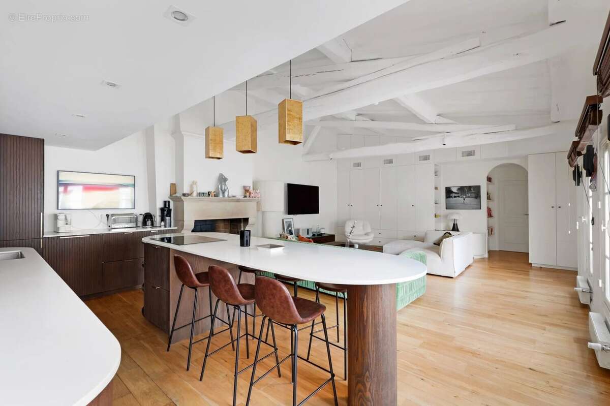 Appartement à PARIS-3E