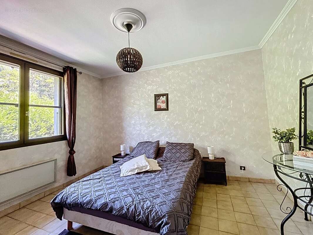 Maison à SAINT-JUST-DE-CLAIX