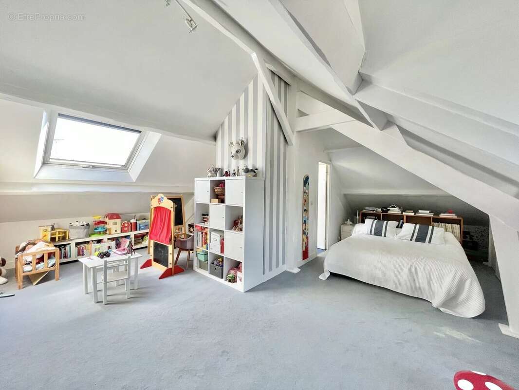 Maison à VERRIERES-LE-BUISSON