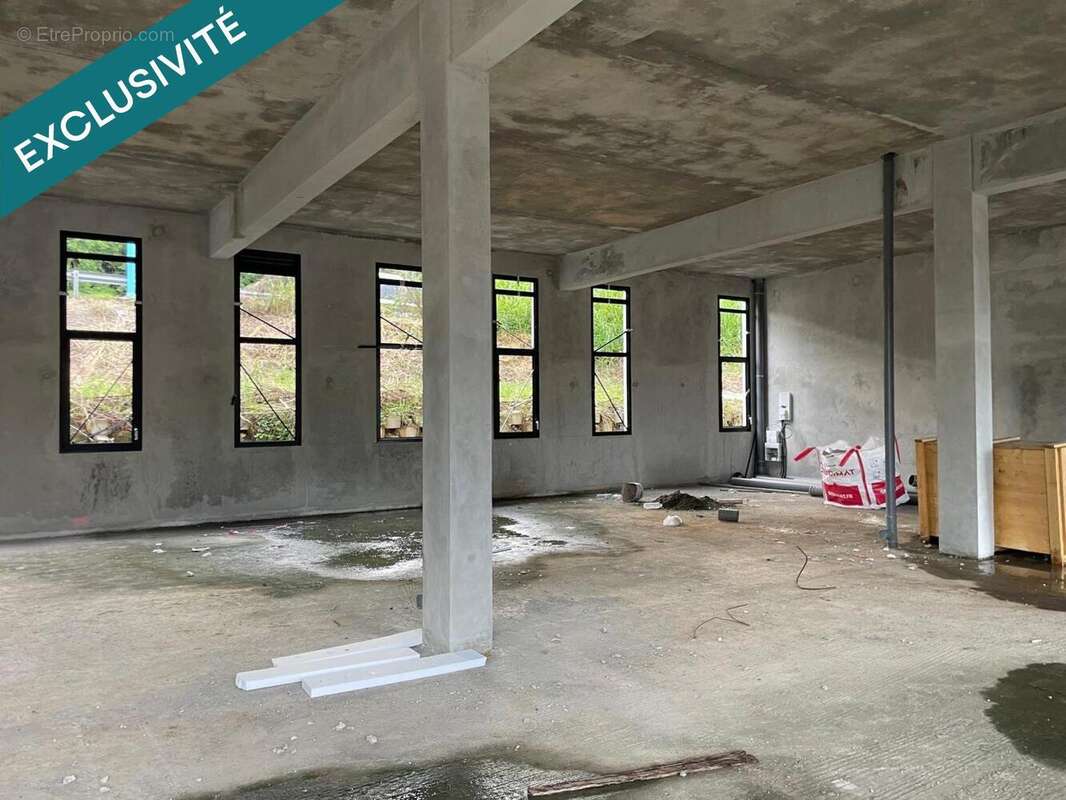 Photo 8 - Commerce à LE ROBERT