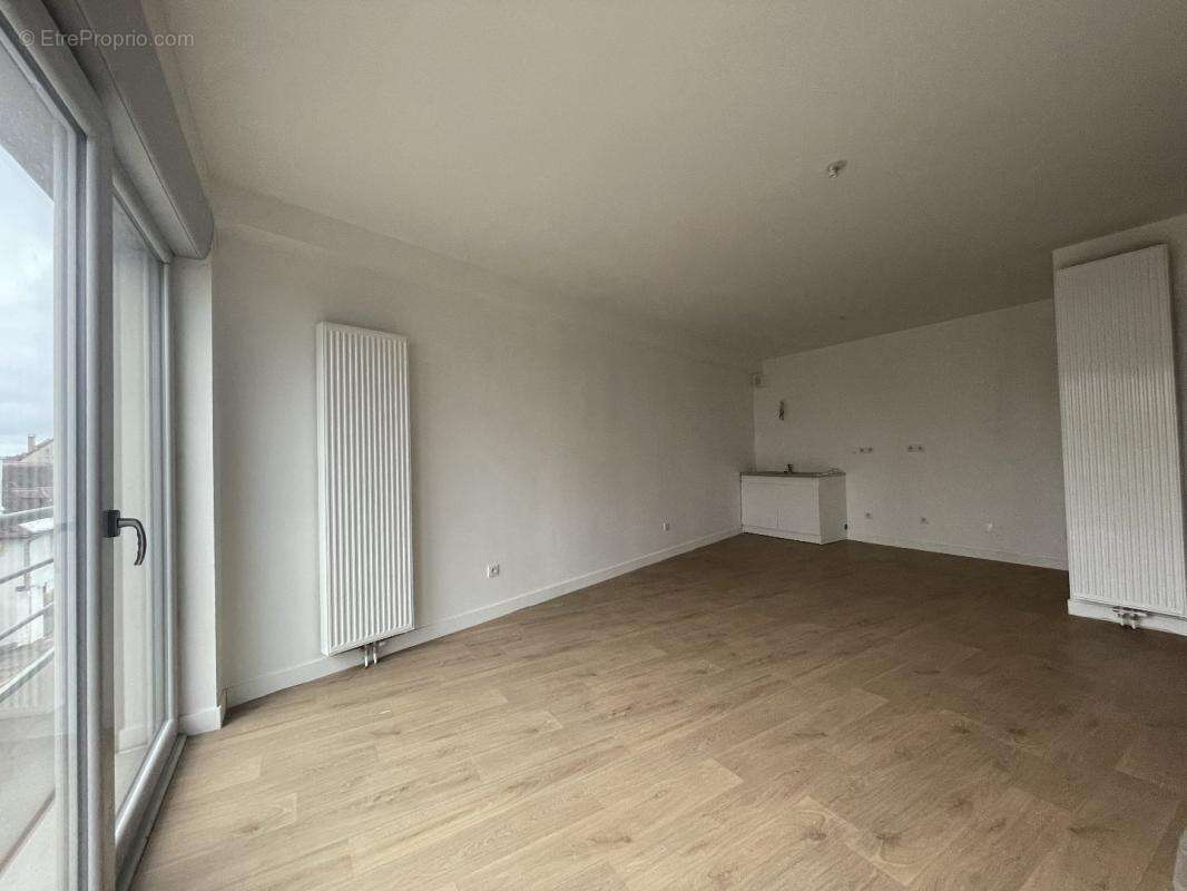 Appartement à SAINT-YRIEIX-LA-PERCHE