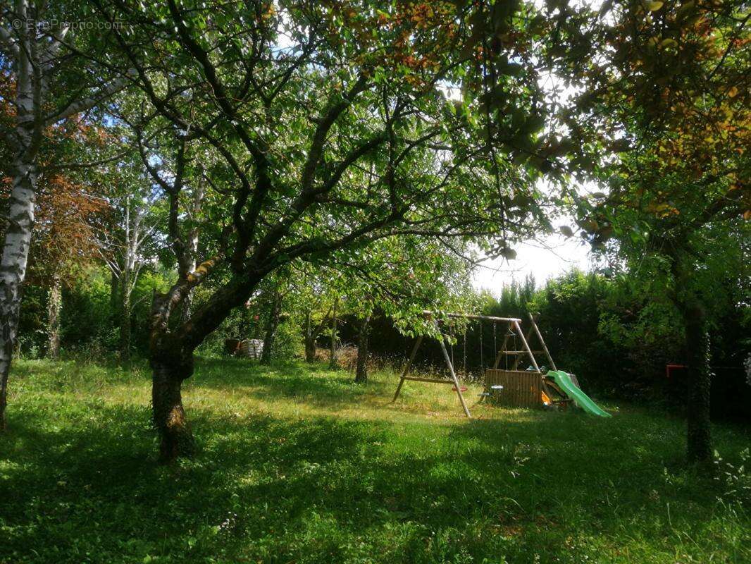 Maison à FOLLAINVILLE-DENNEMONT