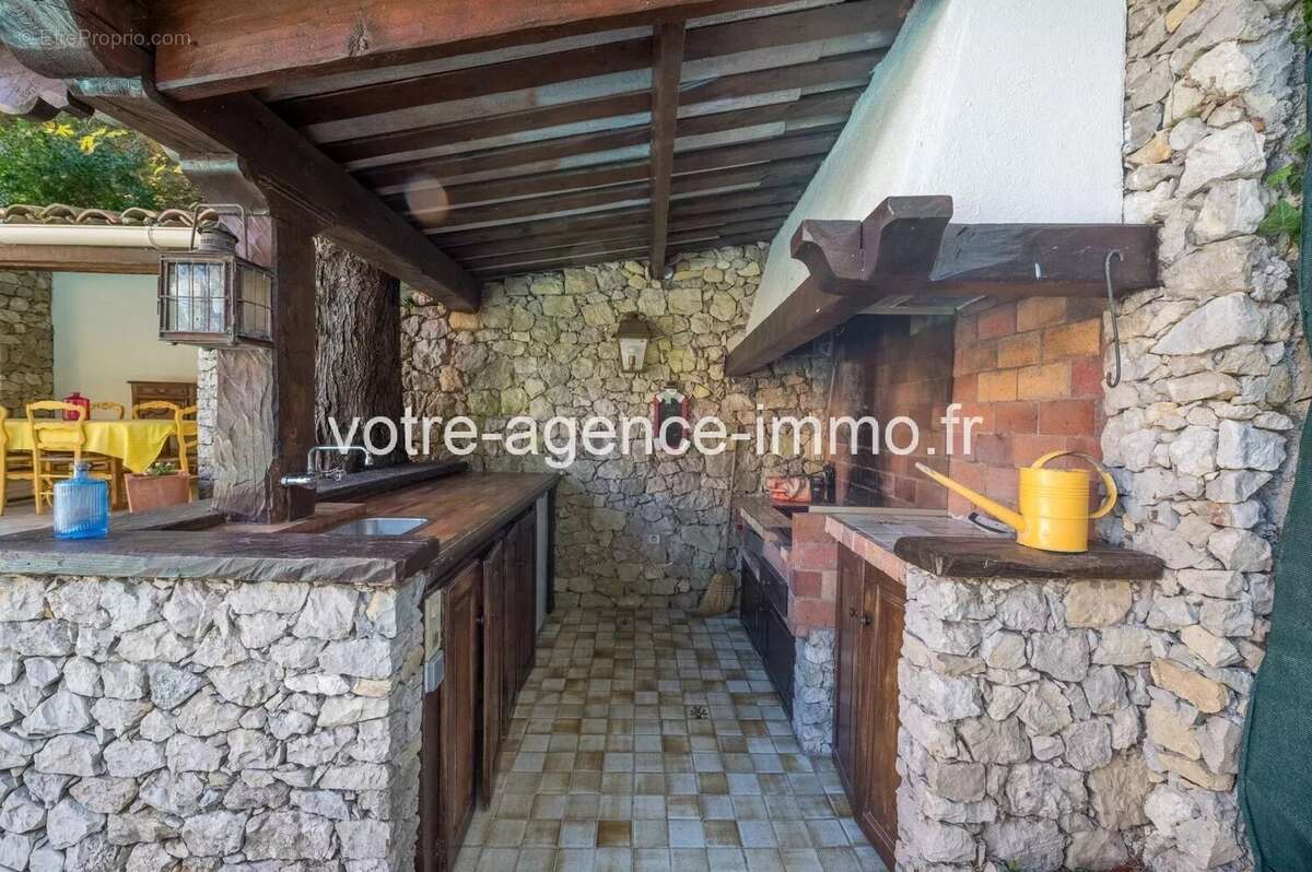 Maison à TOURRETTE-LEVENS