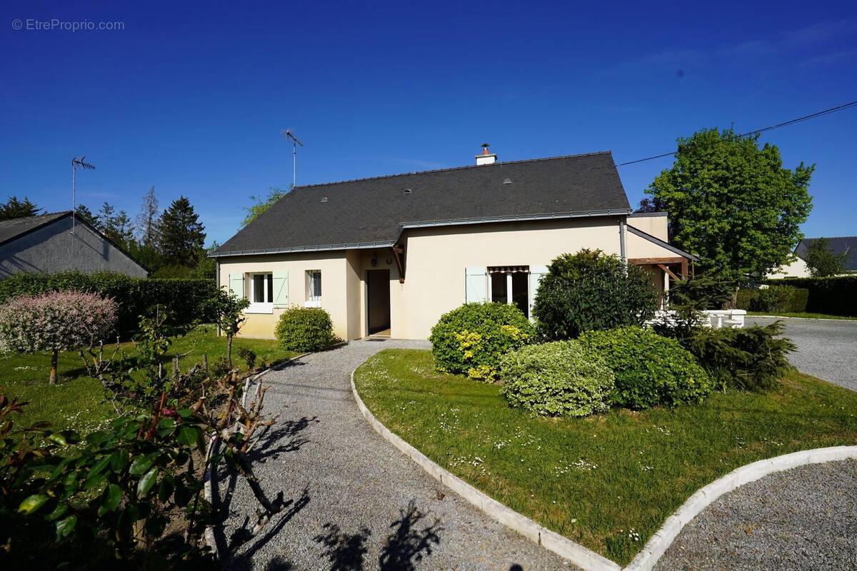 Maison à CORNE