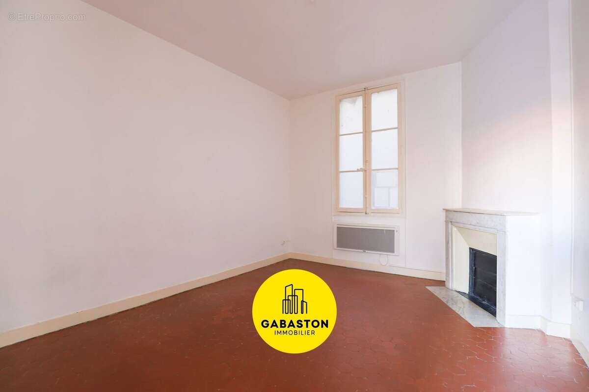 Appartement à MARSEILLE-1E