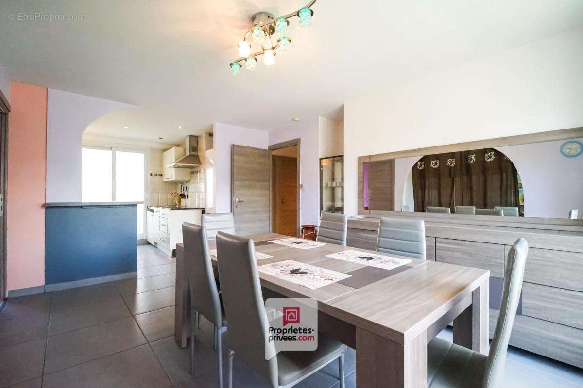 Appartement à SAINT-MARTIN-D'HERES