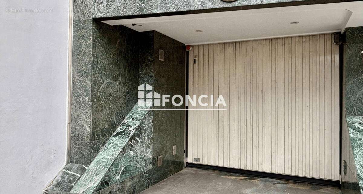 Parking à PARIS-14E