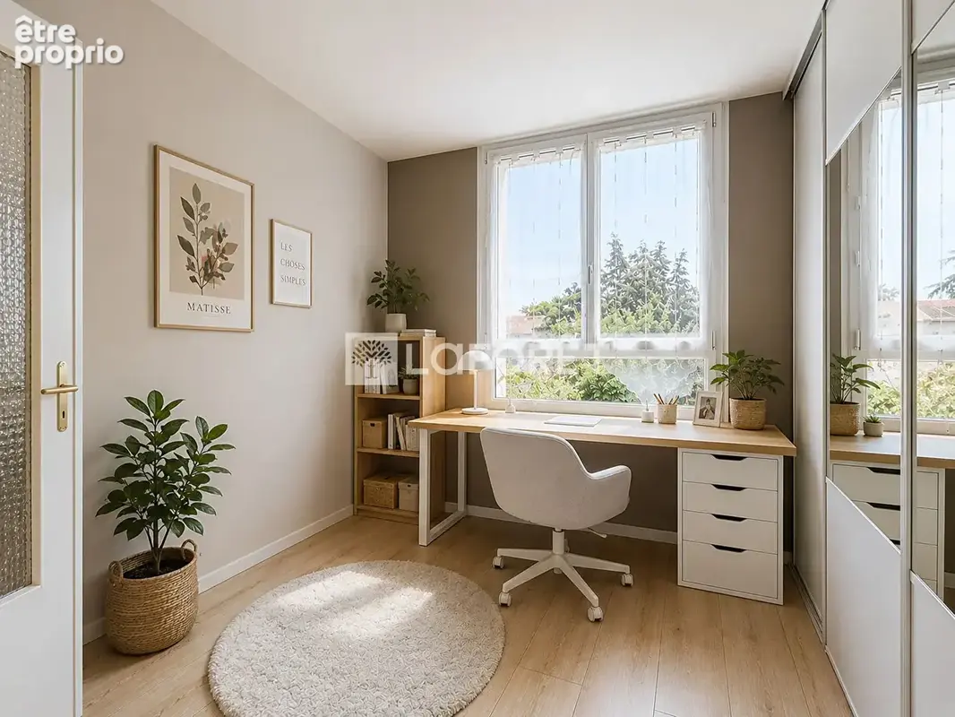 Caluire le bourg  - t4 traversant de 65.18 m² - photo 2
