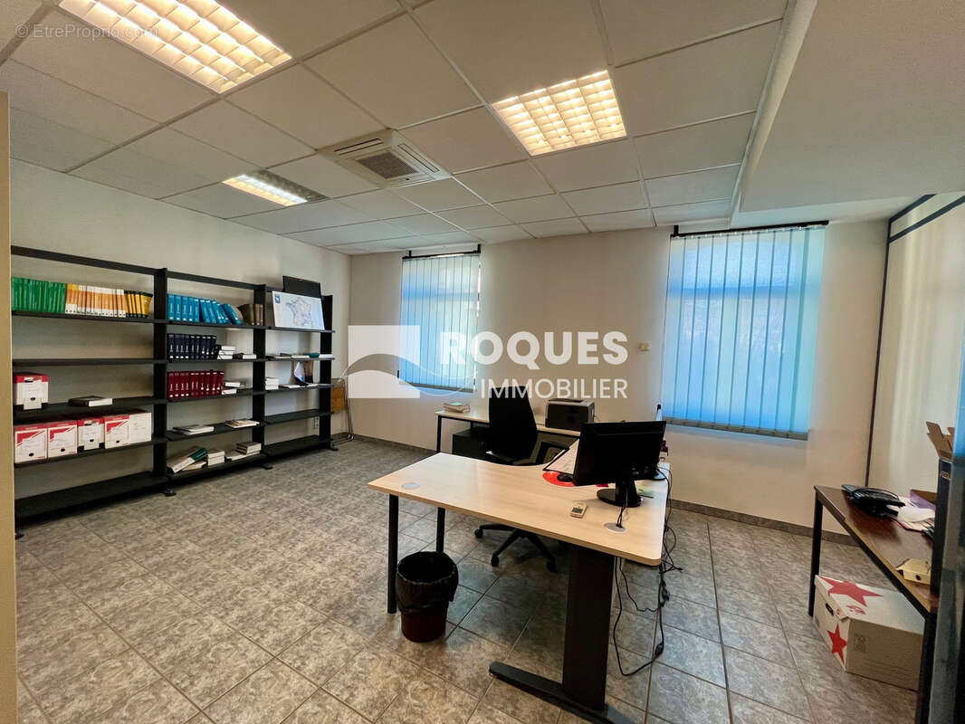  IMMEUBLE de 600 m2 sur 3 niveaux avec parking - photo 9