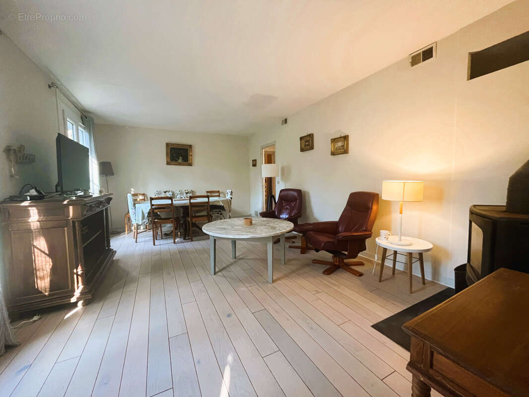 Maison à MESCHERS-SUR-GIRONDE