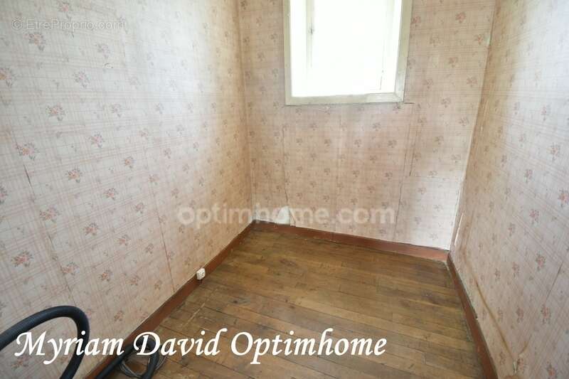 Maison à rénover de 107 m² avec jardin et garage – Proche centre-ville de Rostrenen - photo 12