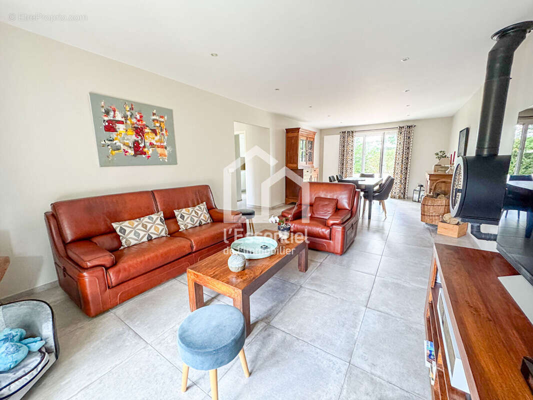 Maison à VERNEUIL-SUR-SEINE