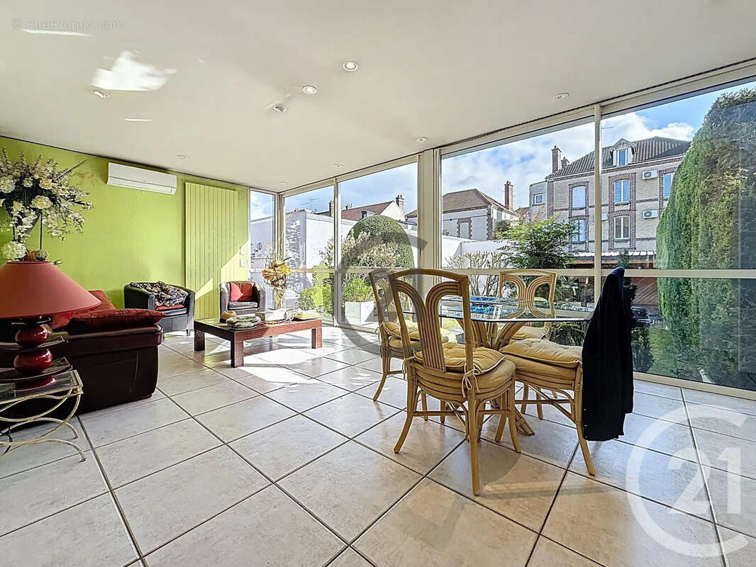 Maison à SAINTE-SAVINE