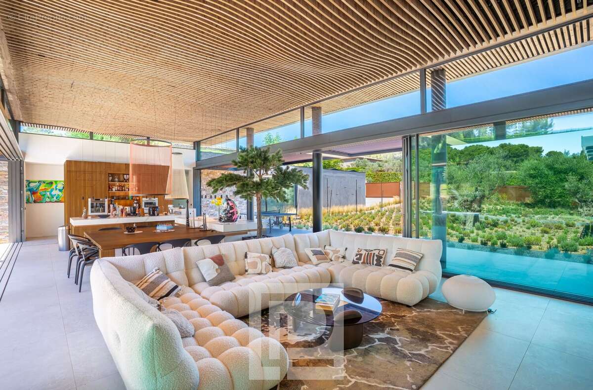 Propriété contemporaine d’exception au cœur d’un domaine privé - photo 4