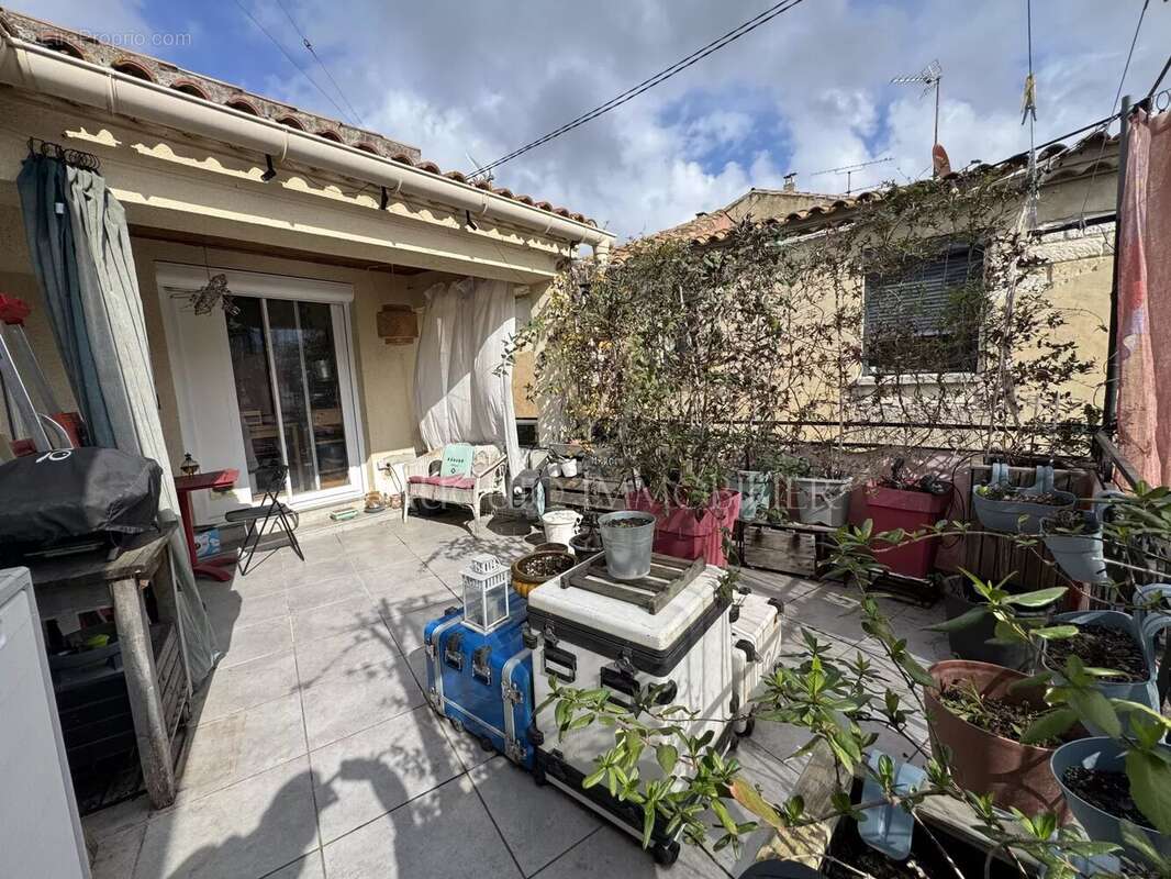 Appartement à MAUGUIO